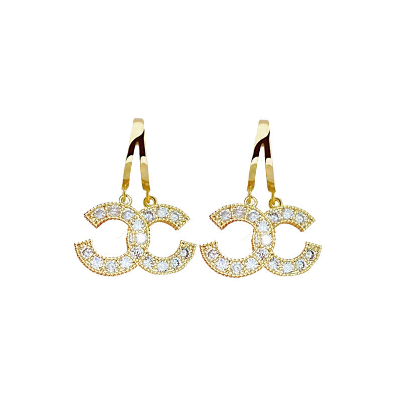 Classic double C letter short earrings