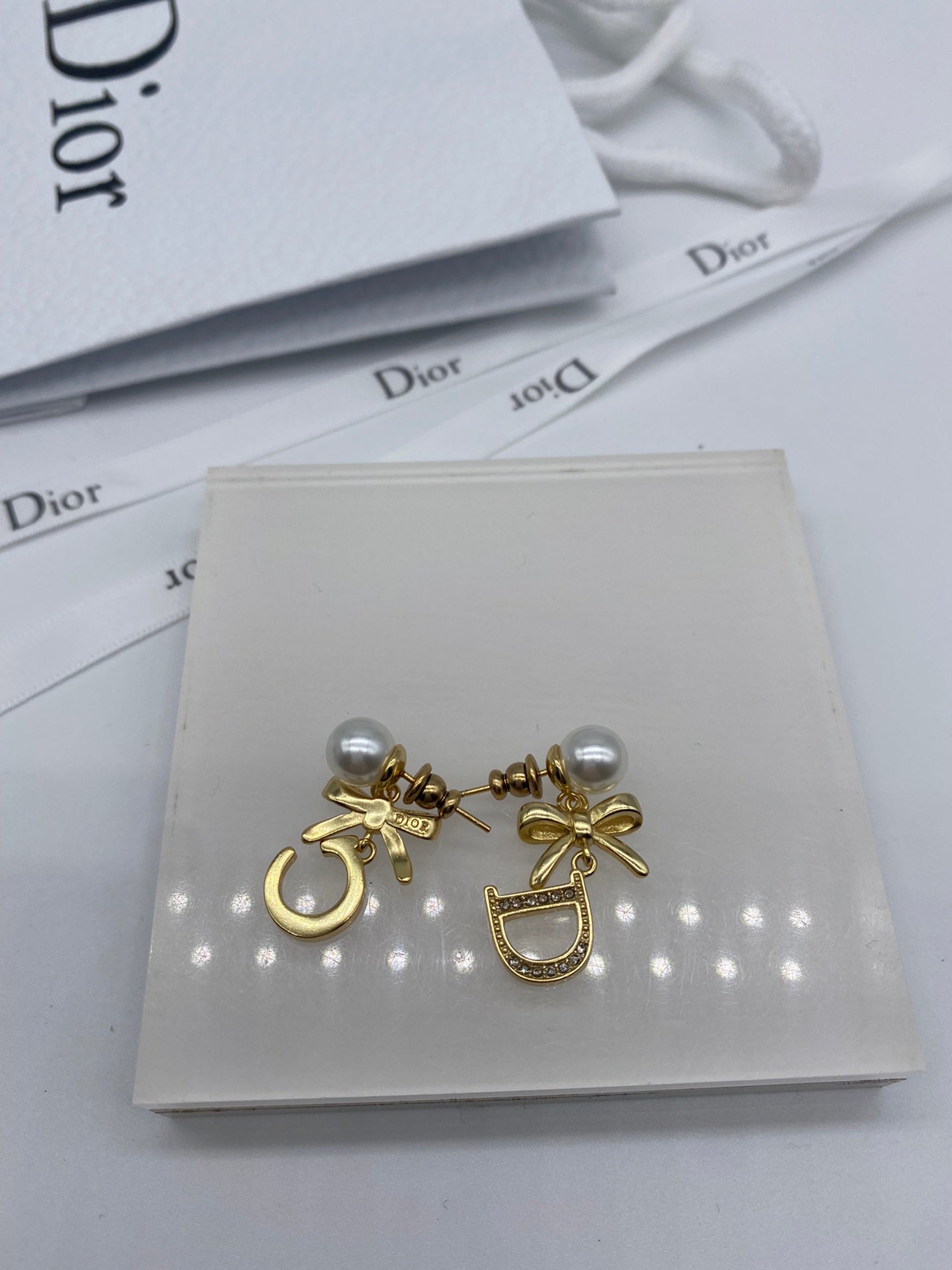 Bow Pearl Earrings