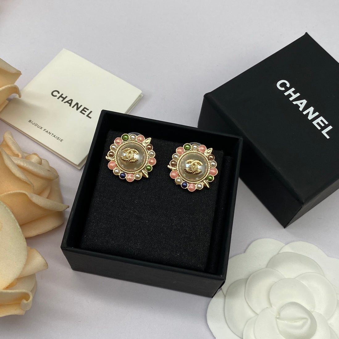 Fashion double C pearl sunflower round earrings