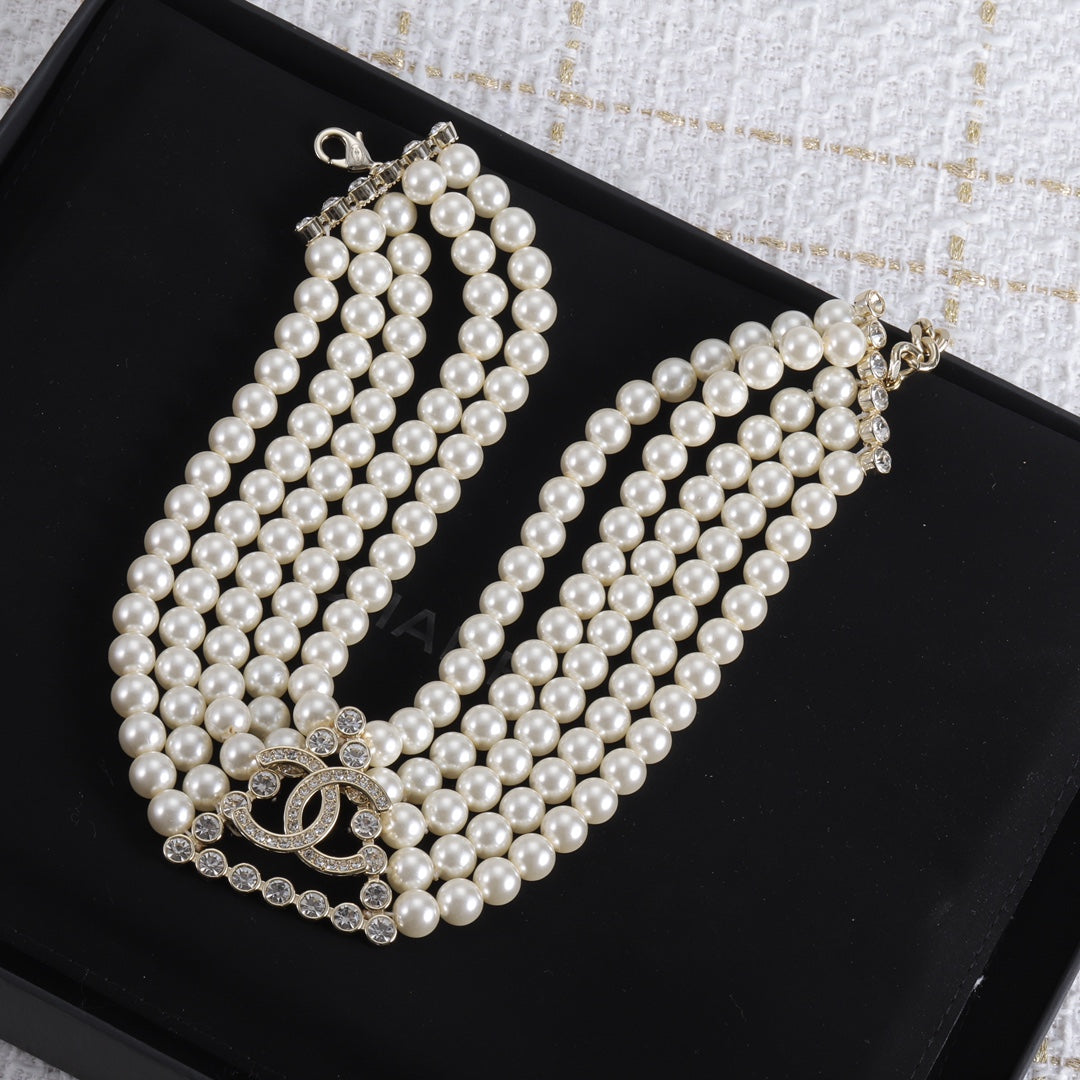 Fashion CC triangle pearl necklace