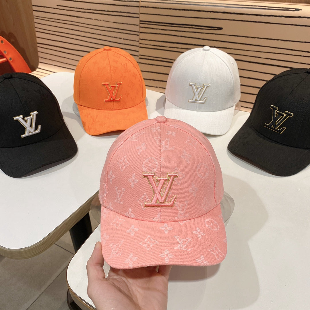 Fashionable four-leaf clover baseball cap