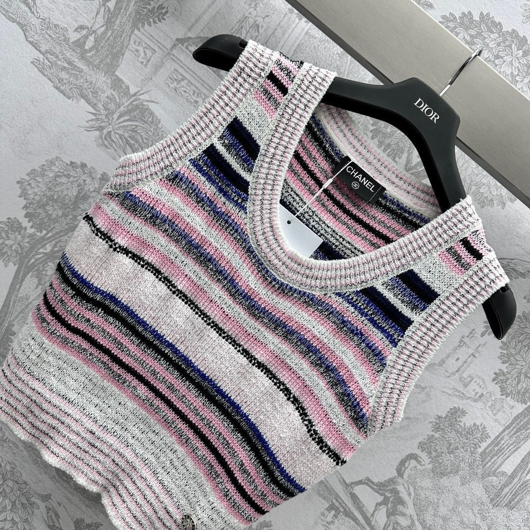 Striped mismatched color knitted vest