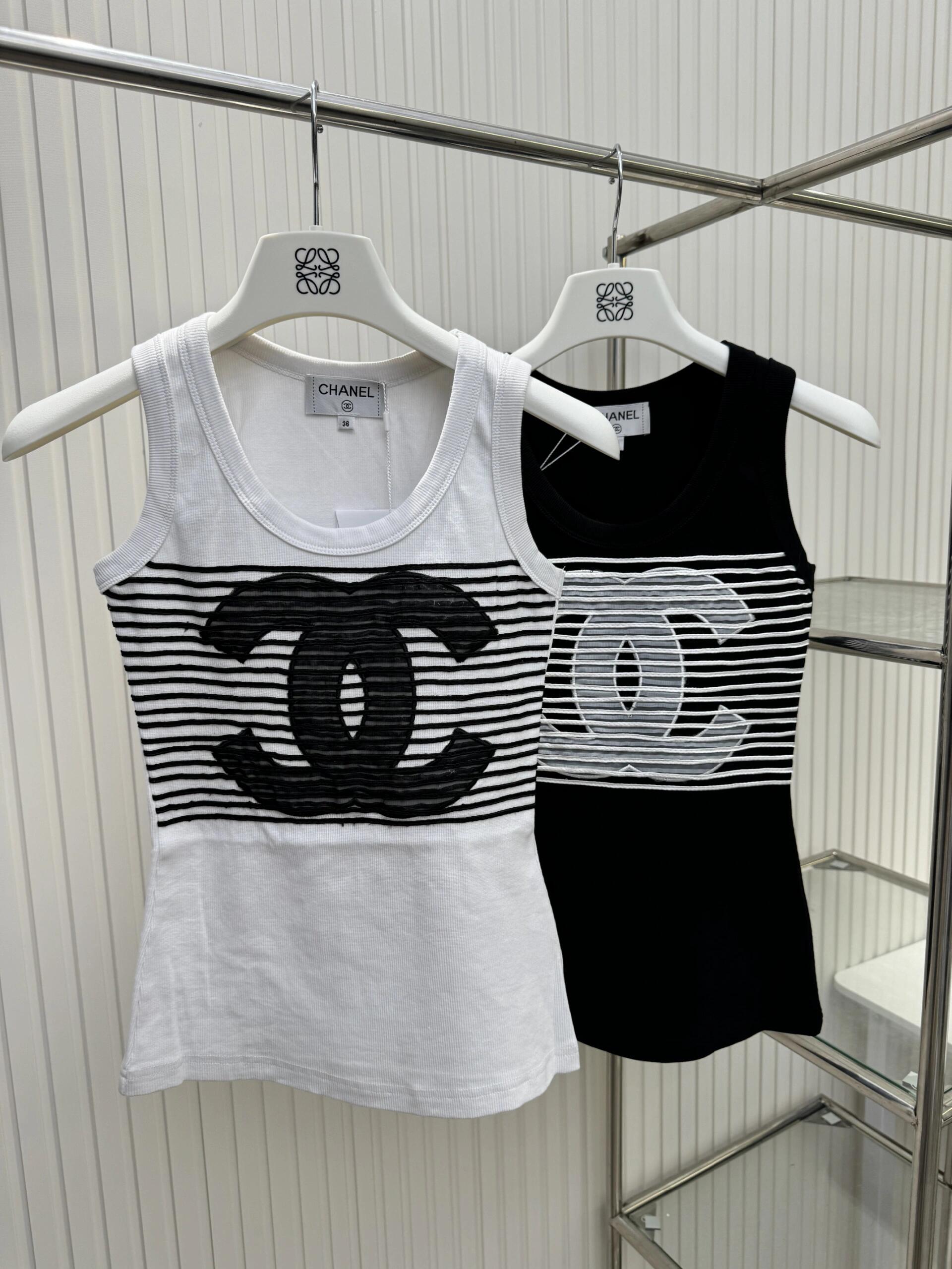 Black and white textured logo embroidered vest