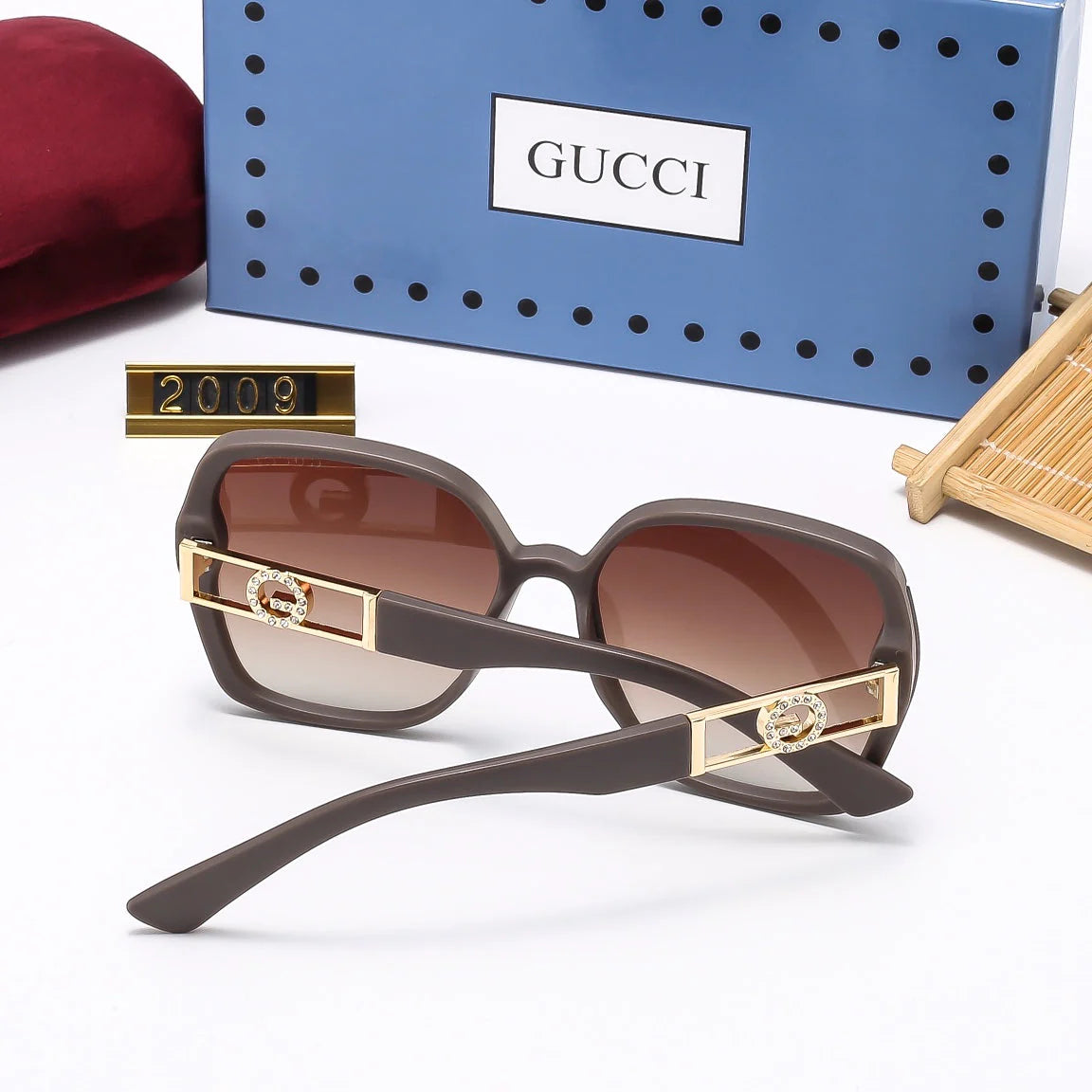 Fashionable square frame UV protection sunglasses