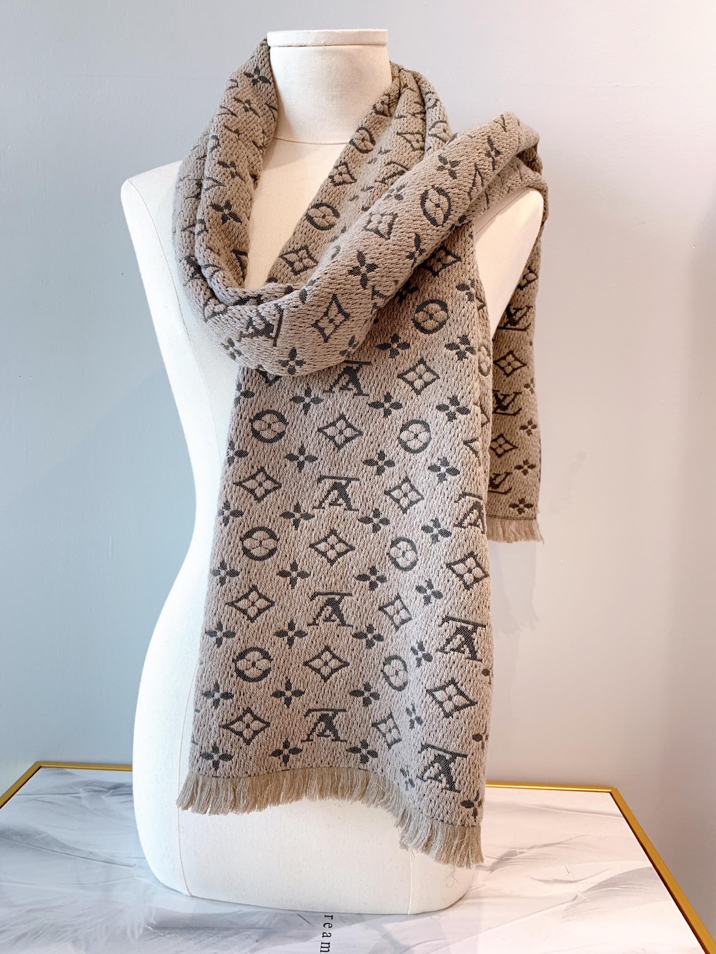 Unisex Embossed Wool Scarf