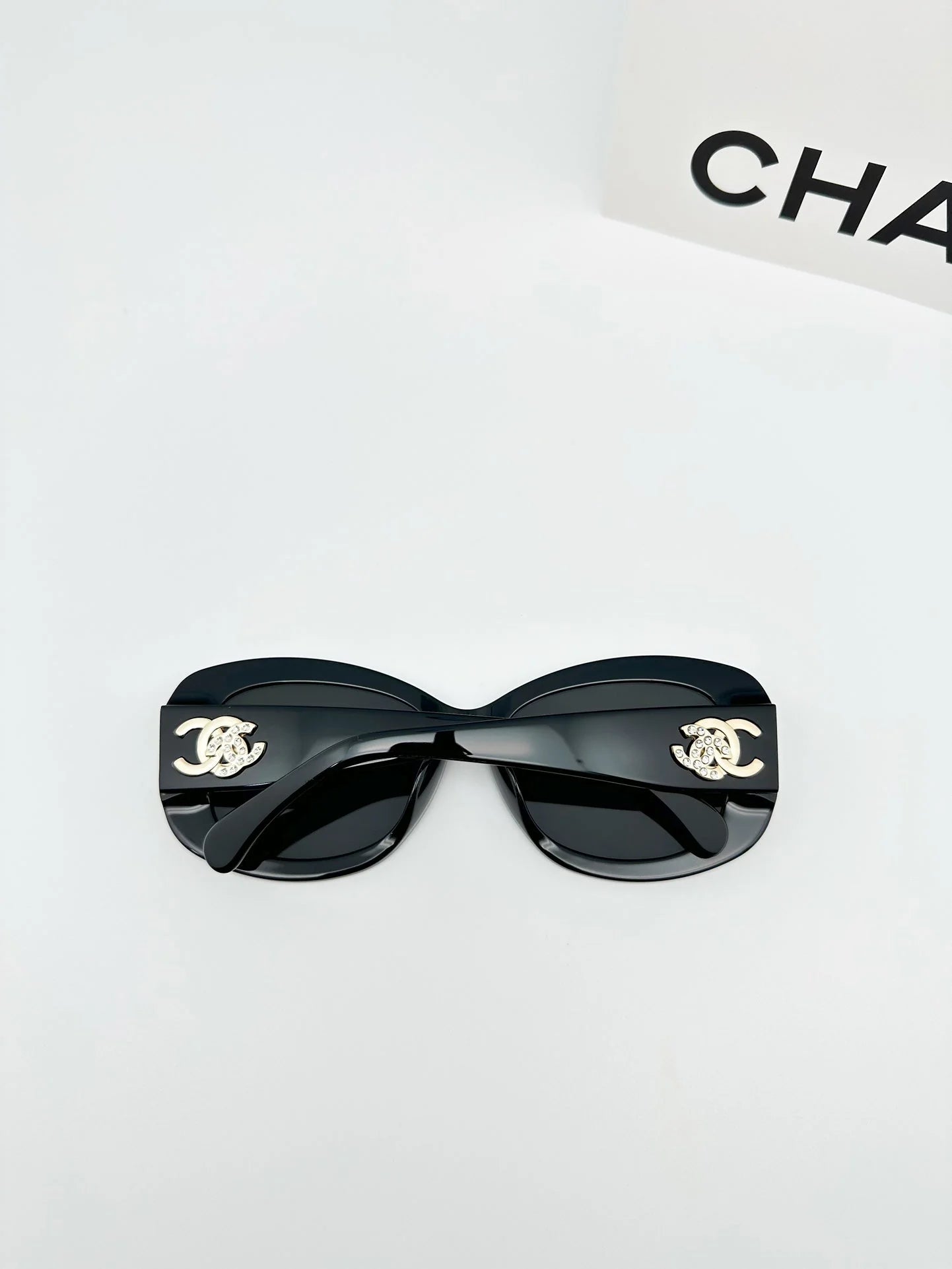 Retro Diamond Stylish Sunglasses