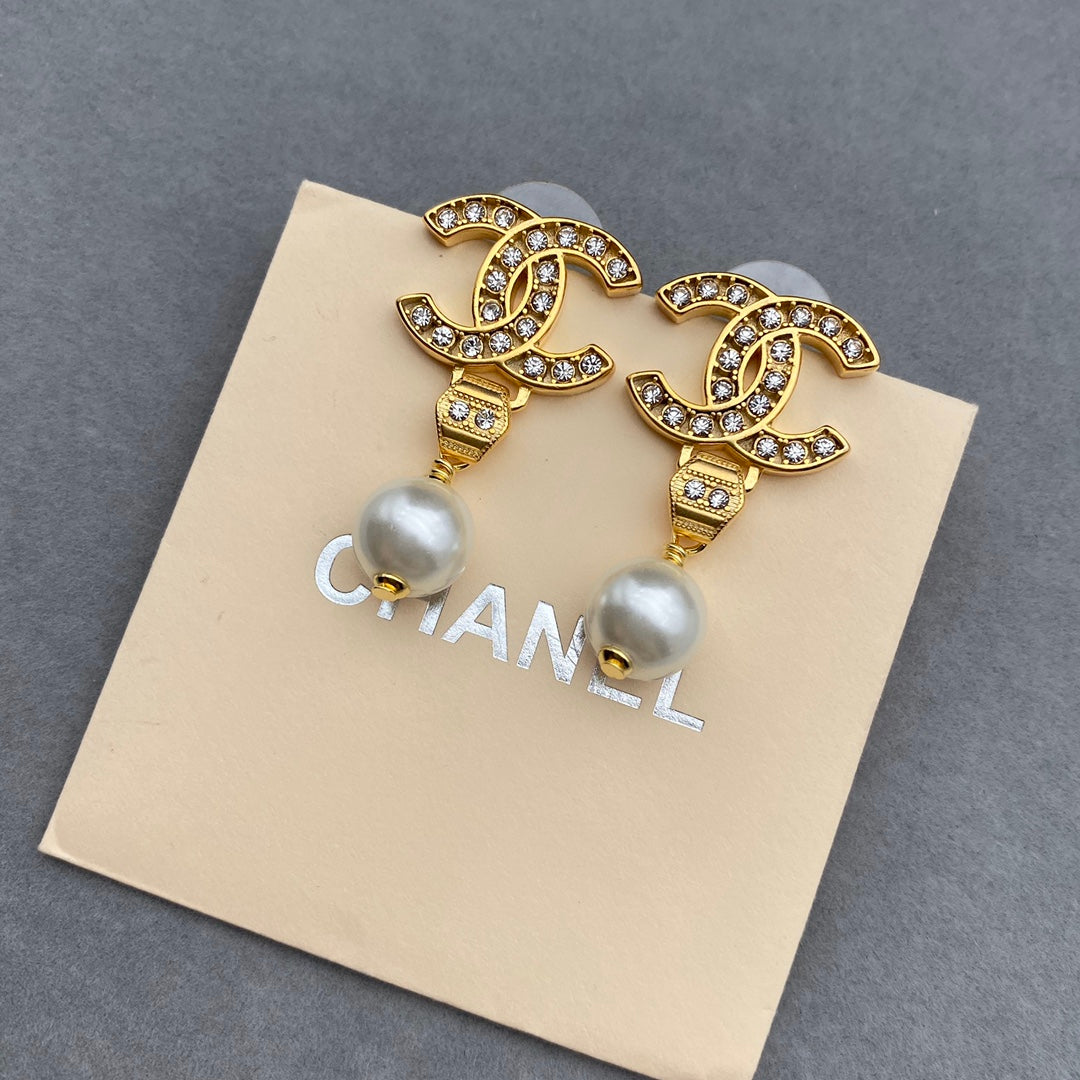 Zircon Letter Pearl Earrings