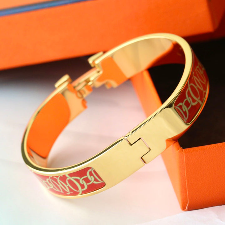 Letter Buckle Pattern Enamel Bracelet