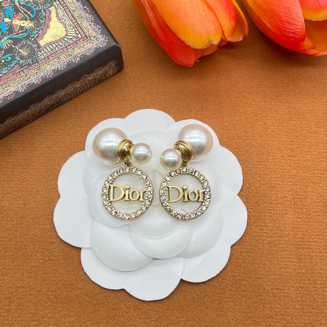 Elegant Pearl Logo Letter Earrings