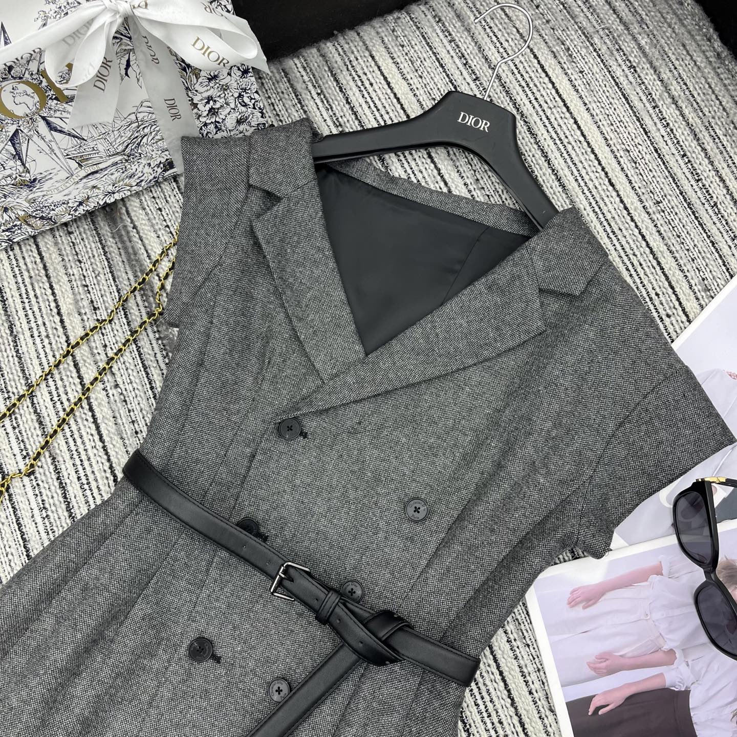 25 Early spring new oblique shoulder off-shoulder double-breasted suit dress