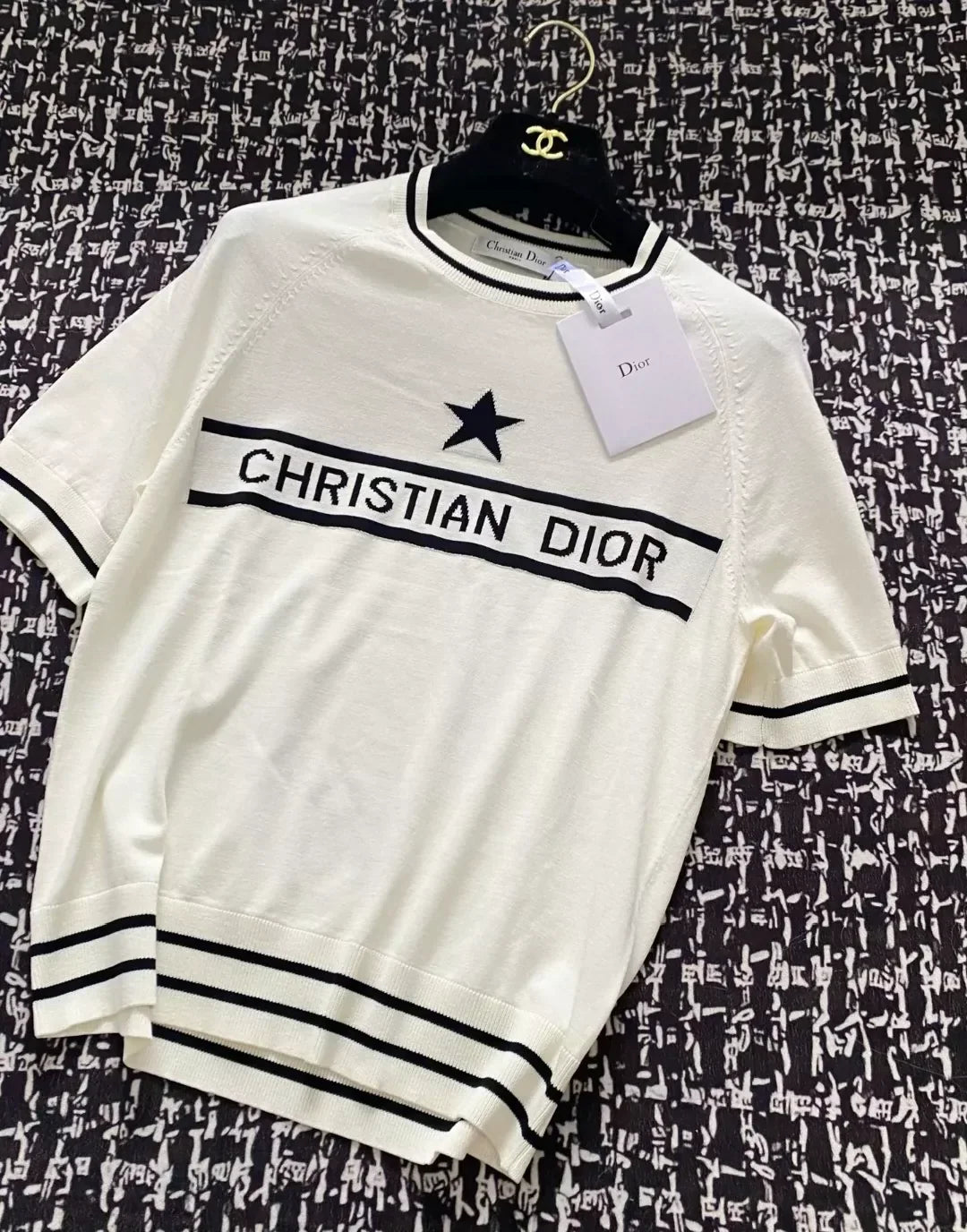 D 25 New Clashing Stripe Letter Round Neck Short Sleeve Knit Top