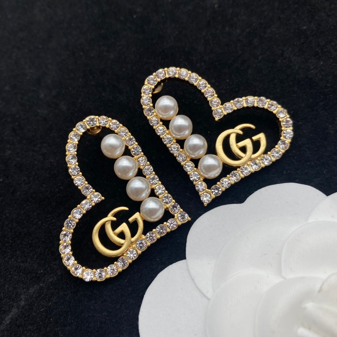 Love Shape Diamond Pearl Earrings