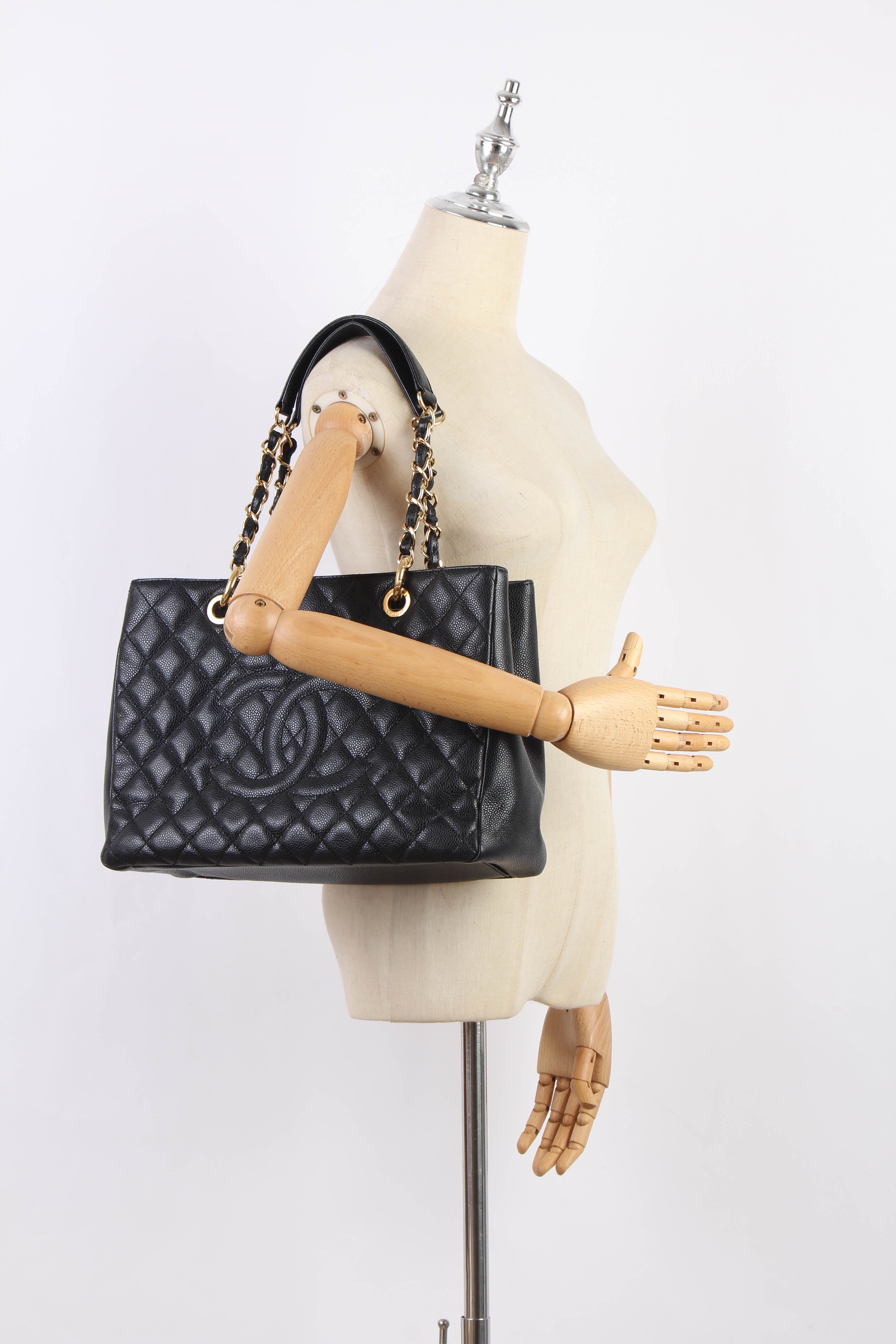 Caviar Quilted Grand Shopping Tote GST Black - Gold chain