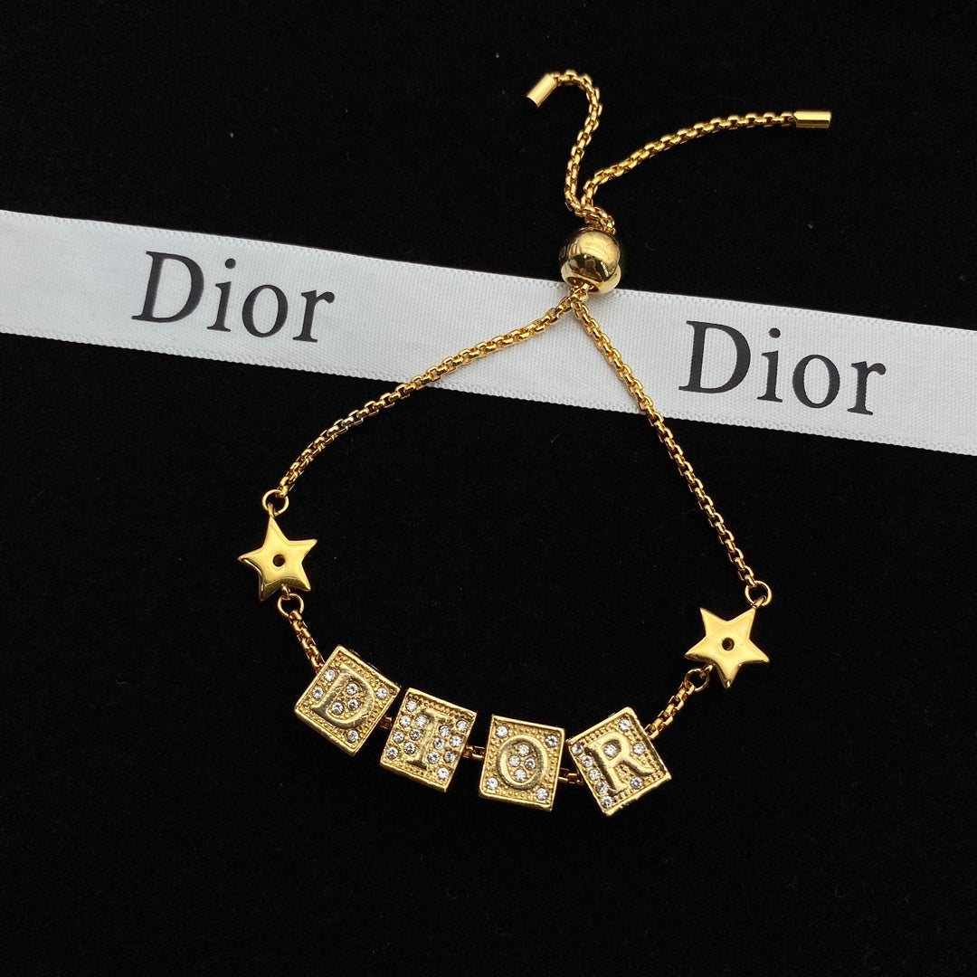 Three-dimensional Letter Bracelet