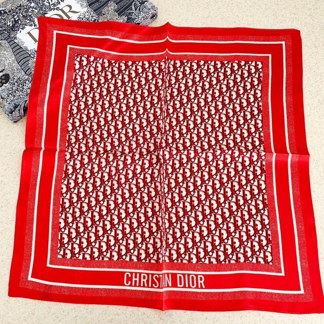 Fashion Retro Embossed Square Silk Scarf