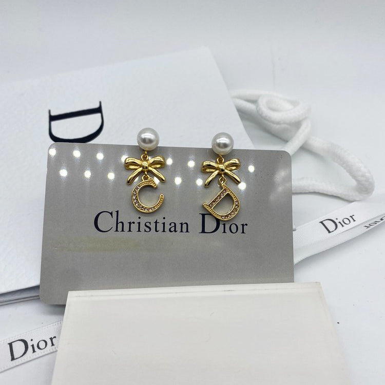 Bow Pearl Earrings