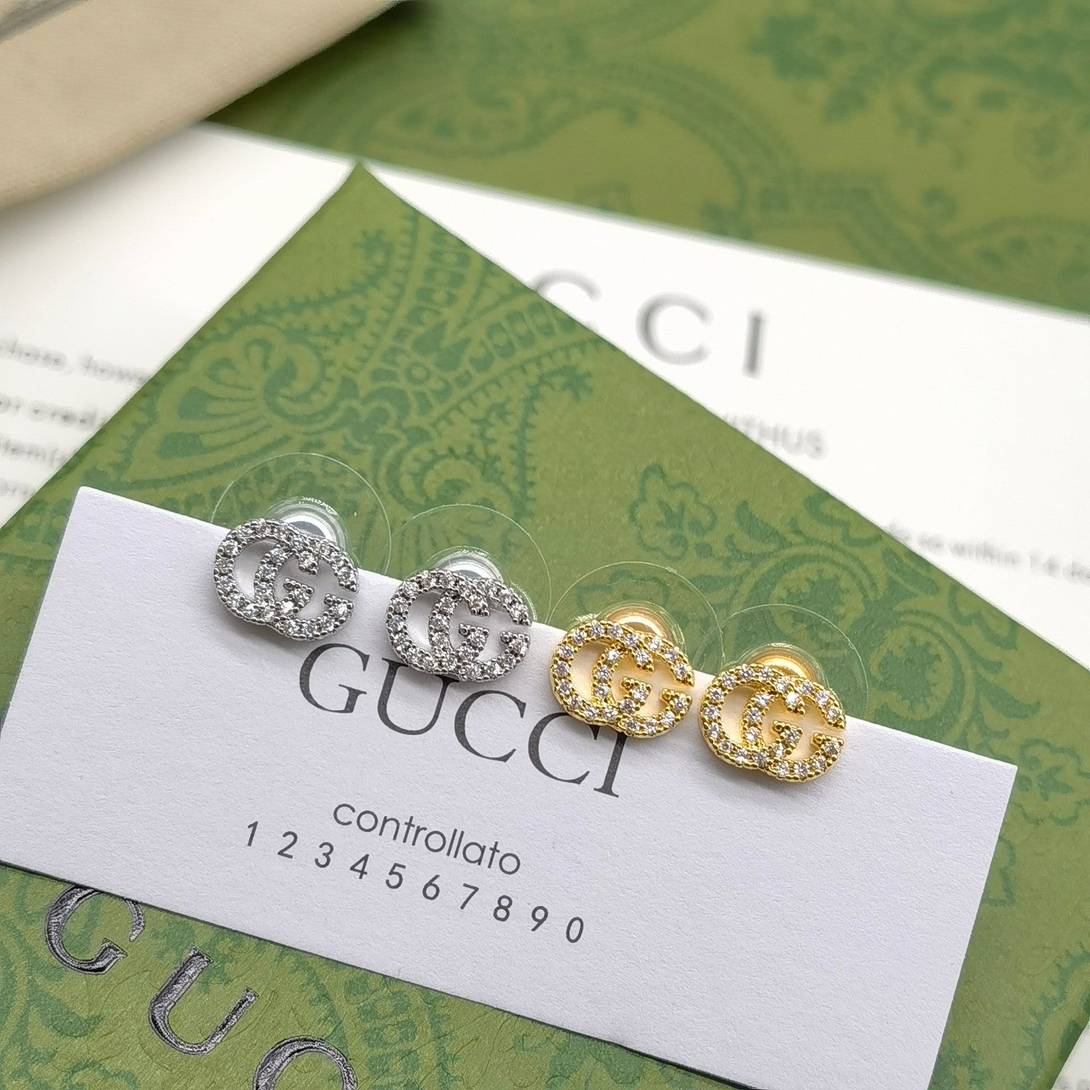 Premium Sparkling Zircon G Stud Earrings