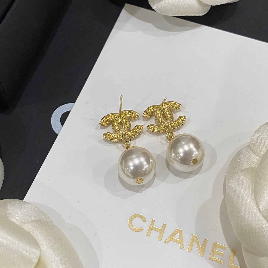 Trendy Elegant Pearl Drop Earrings