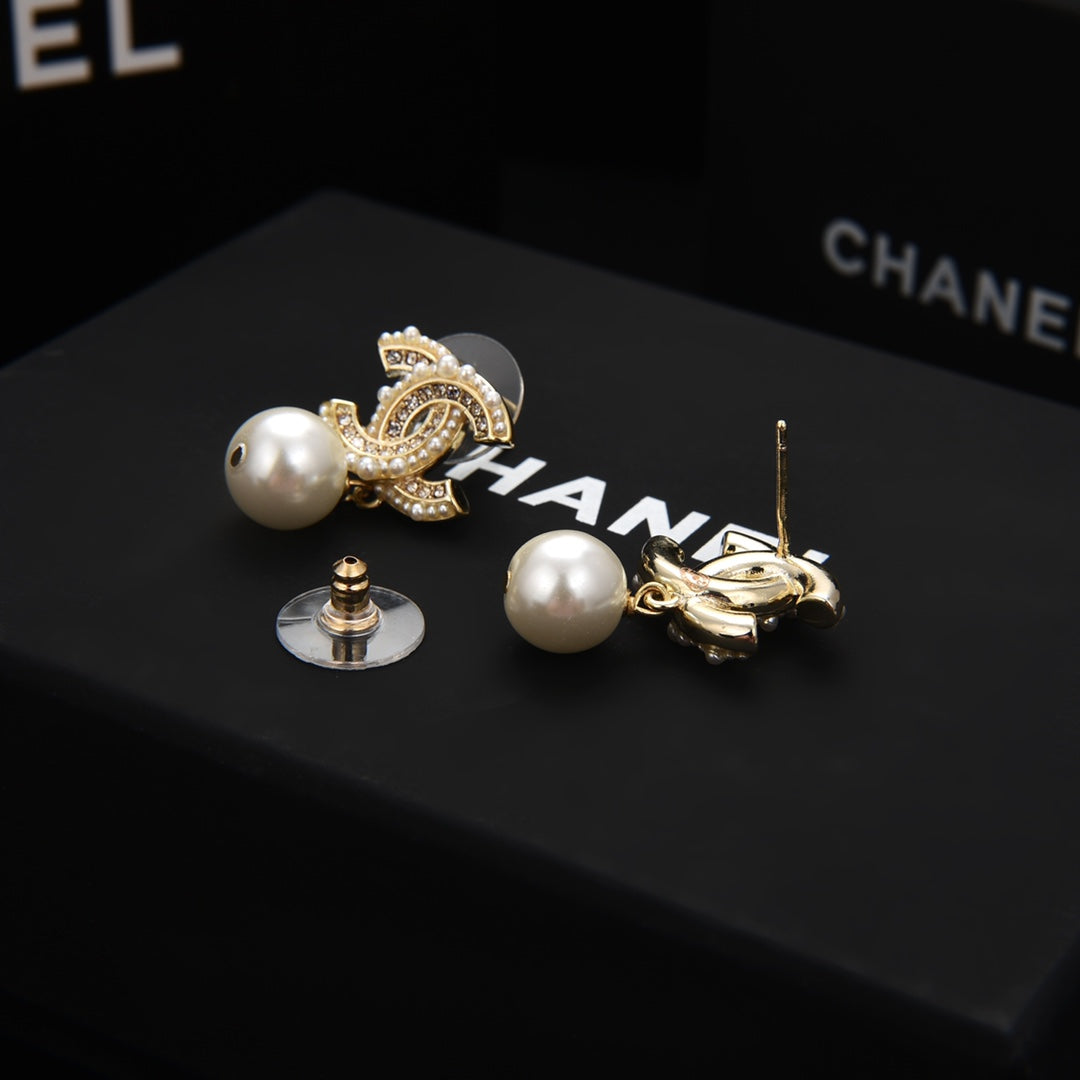 Temperament Alphabet Pearl Drop Earrings