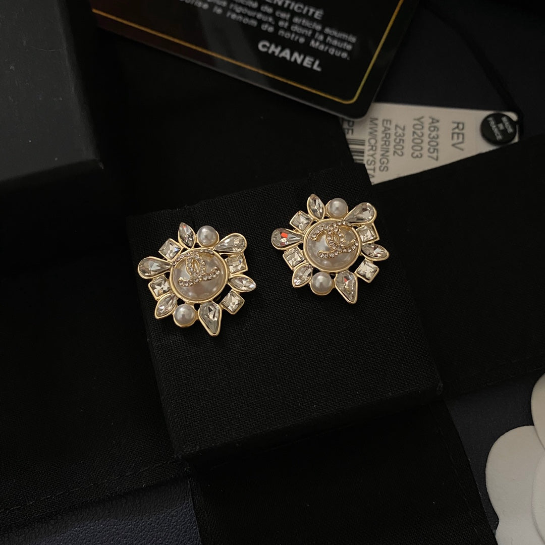 Vintage Elegant Pearl Rhinestone Earrings