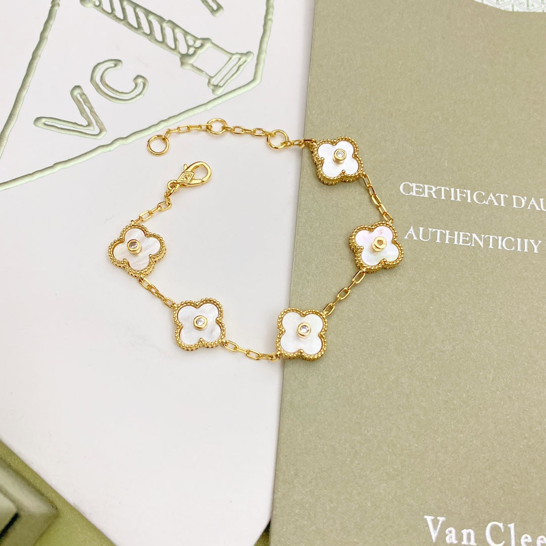 Classic White Four-leaf Clover Bracelet