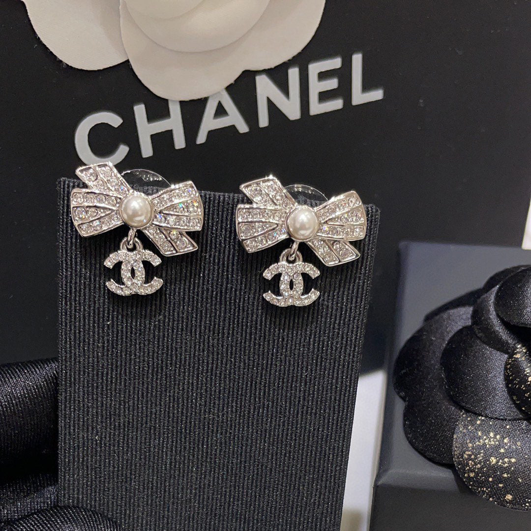 Sparkling Zircon Bow Earrings