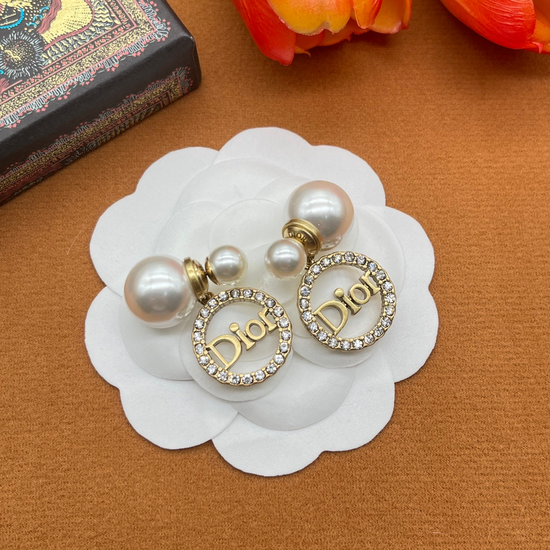 Elegant Pearl Logo Letter Earrings