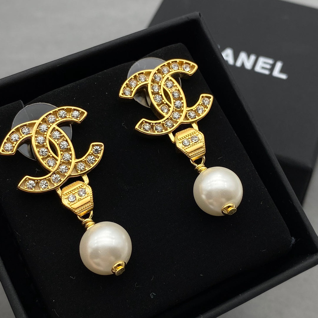 Zircon Letter Pearl Earrings