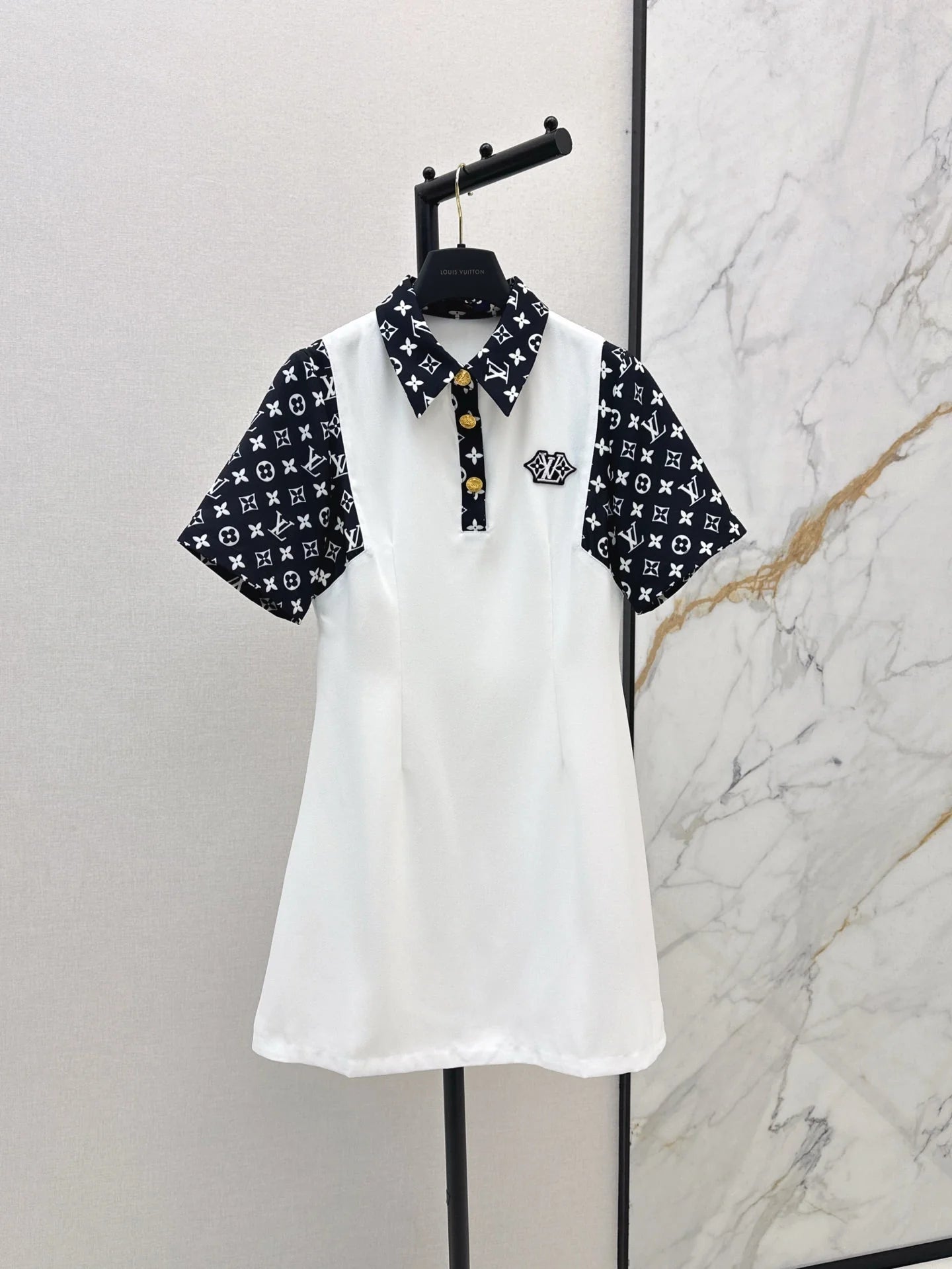 L 25 New Polo Contrast Collar Dress