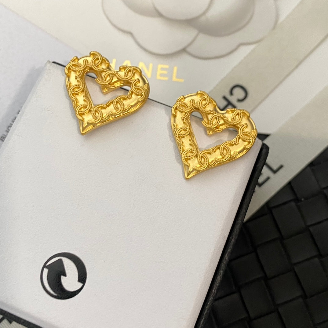 Vintage Golden Heart Earrings