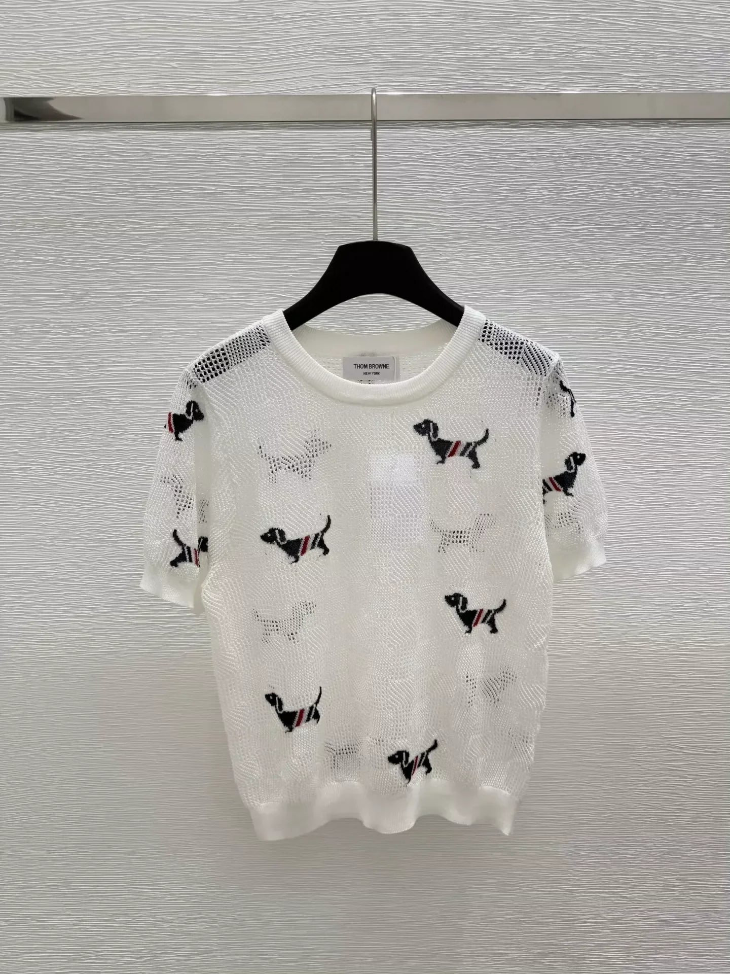 TH 25 New Cutout Puppy Round Neck Short Sleeve Knit Top