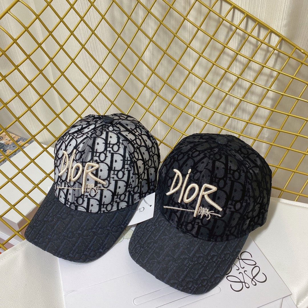 Embroidered Mesh Stitching Baseball Cap