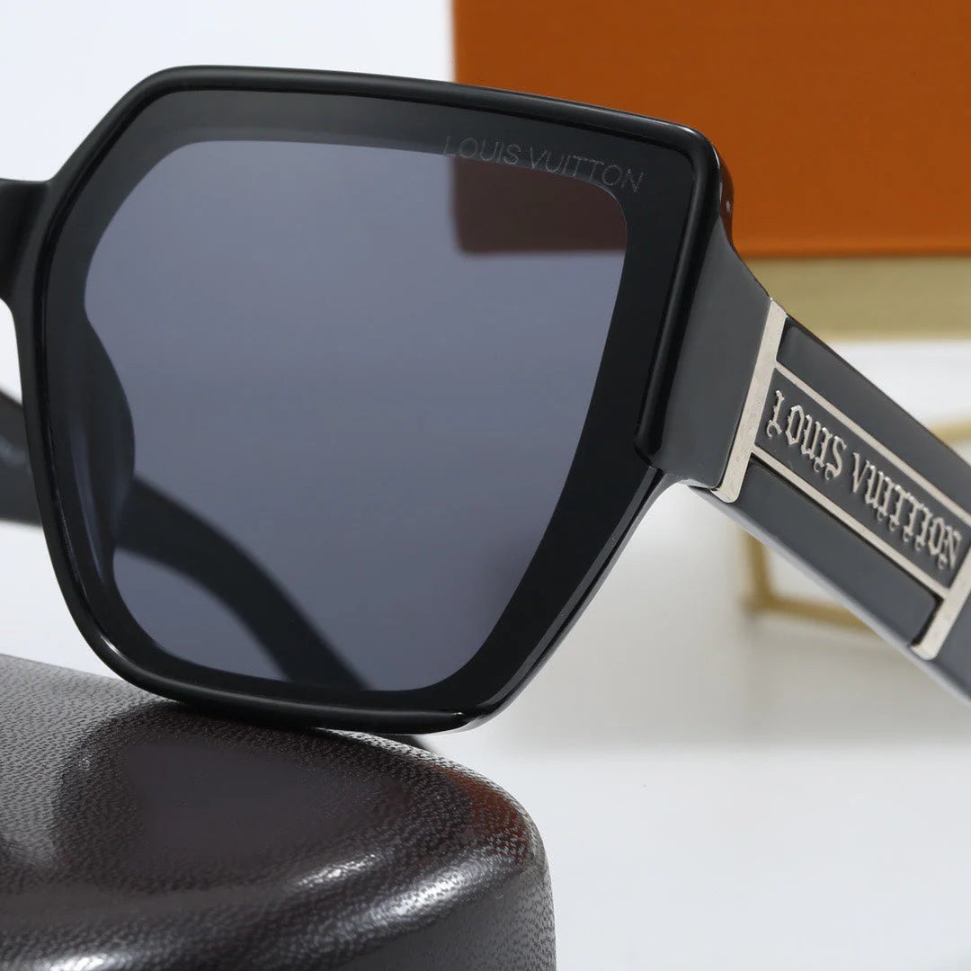 Classic street style travel sunglasses