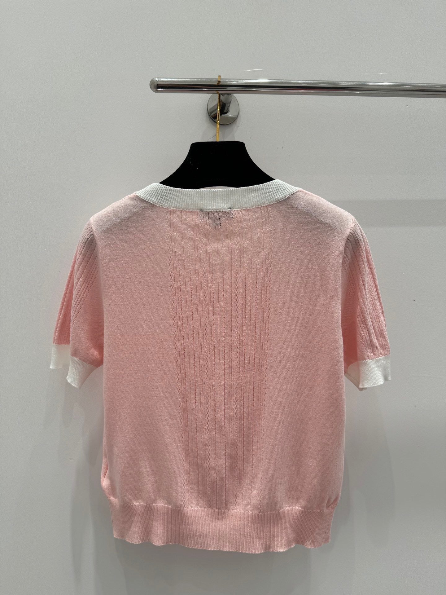 Knitted short-sleeve with cuff edge design