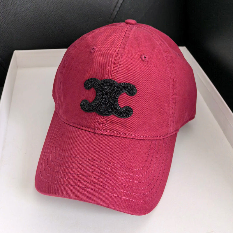 Fashionable embroidered canvas cap