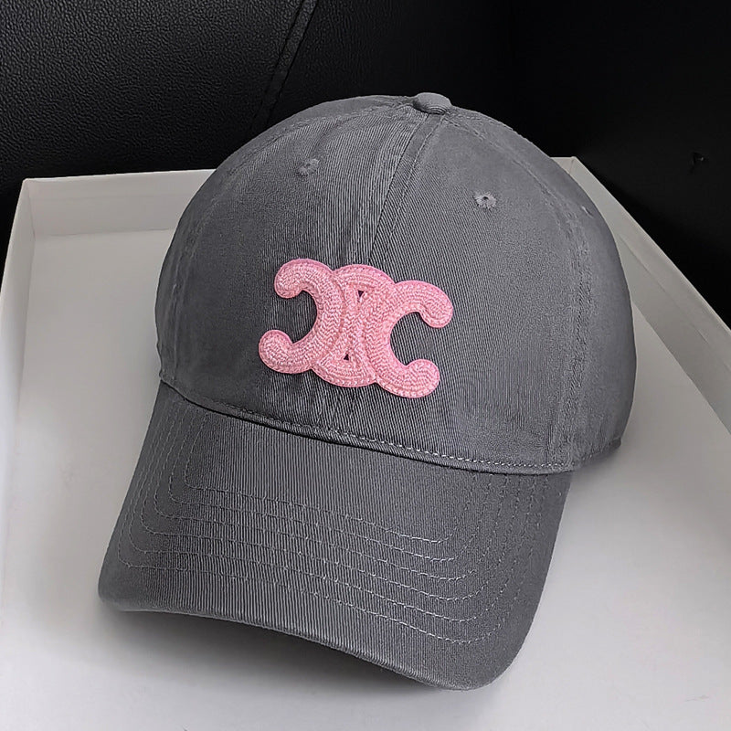 Fashionable embroidered canvas cap