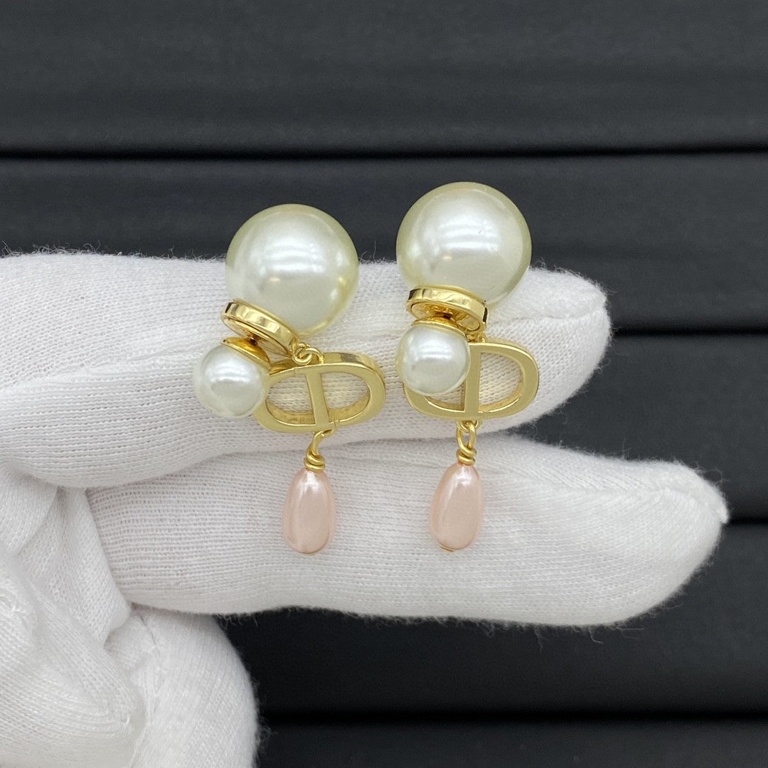 Water Drop Pearl Pendant Earrings