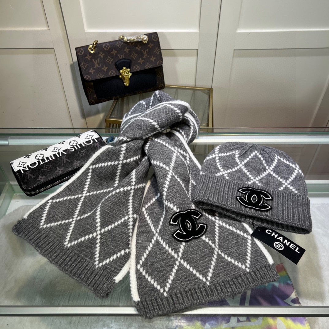 Classic Rhombus Wool Hat+ Scarf Set