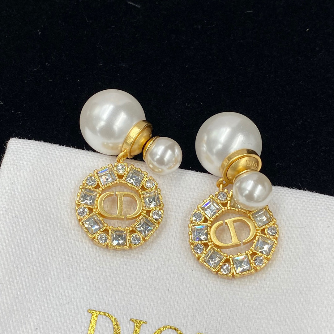 Elegant Zircon Pearl Earrings