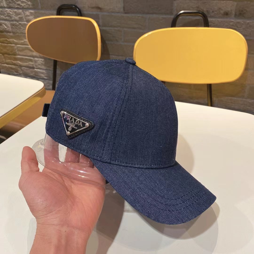 Fashionable and simple dome baseball cap