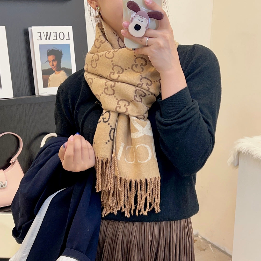 Fashion scarf