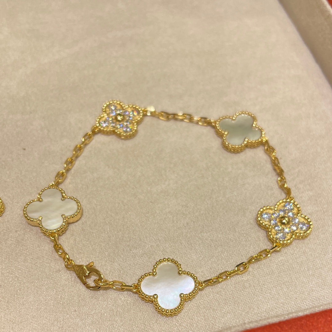 Luxury shell clover bracelet