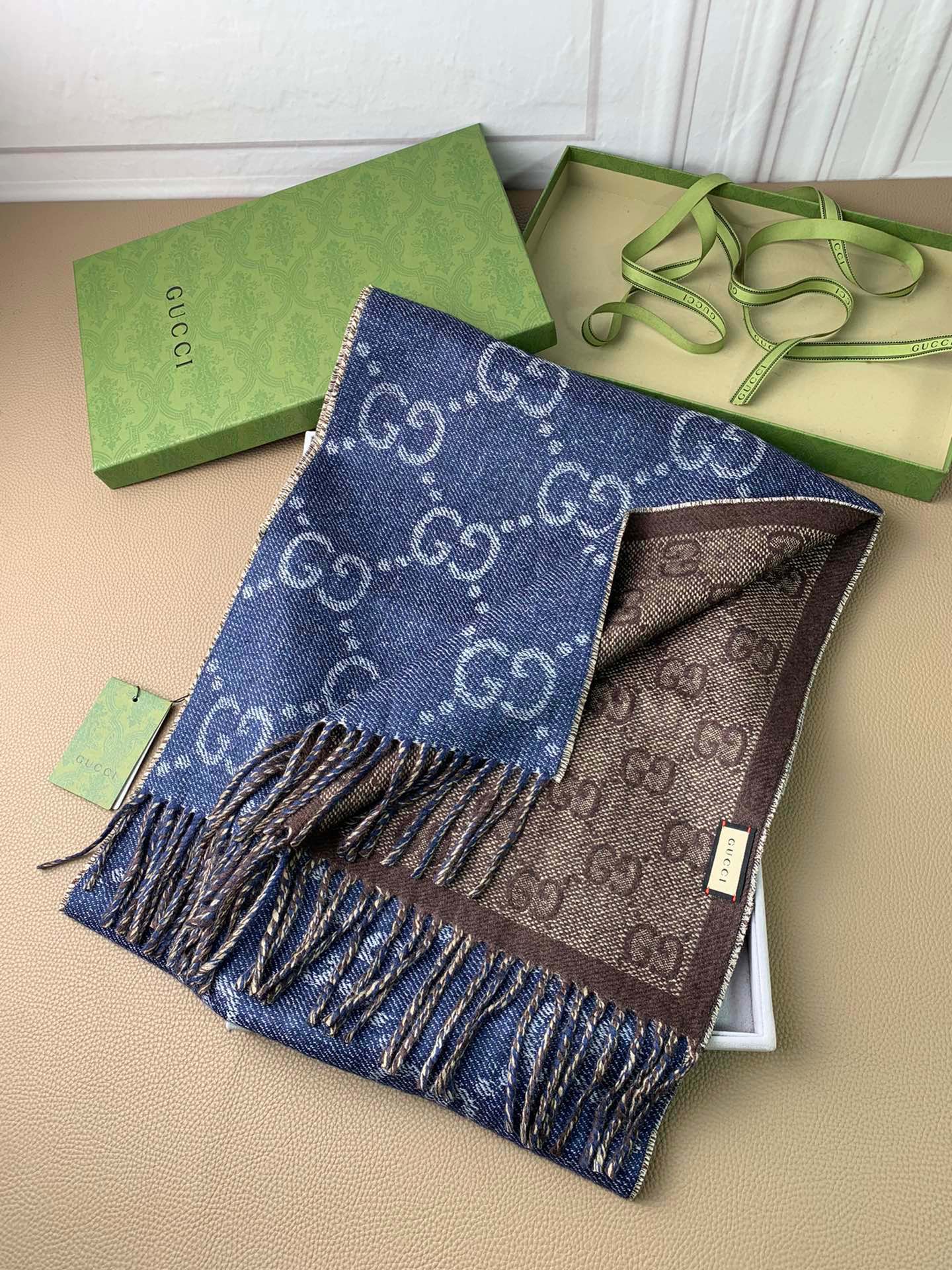 Double-Sided Two-Colors G Pattern Scarf