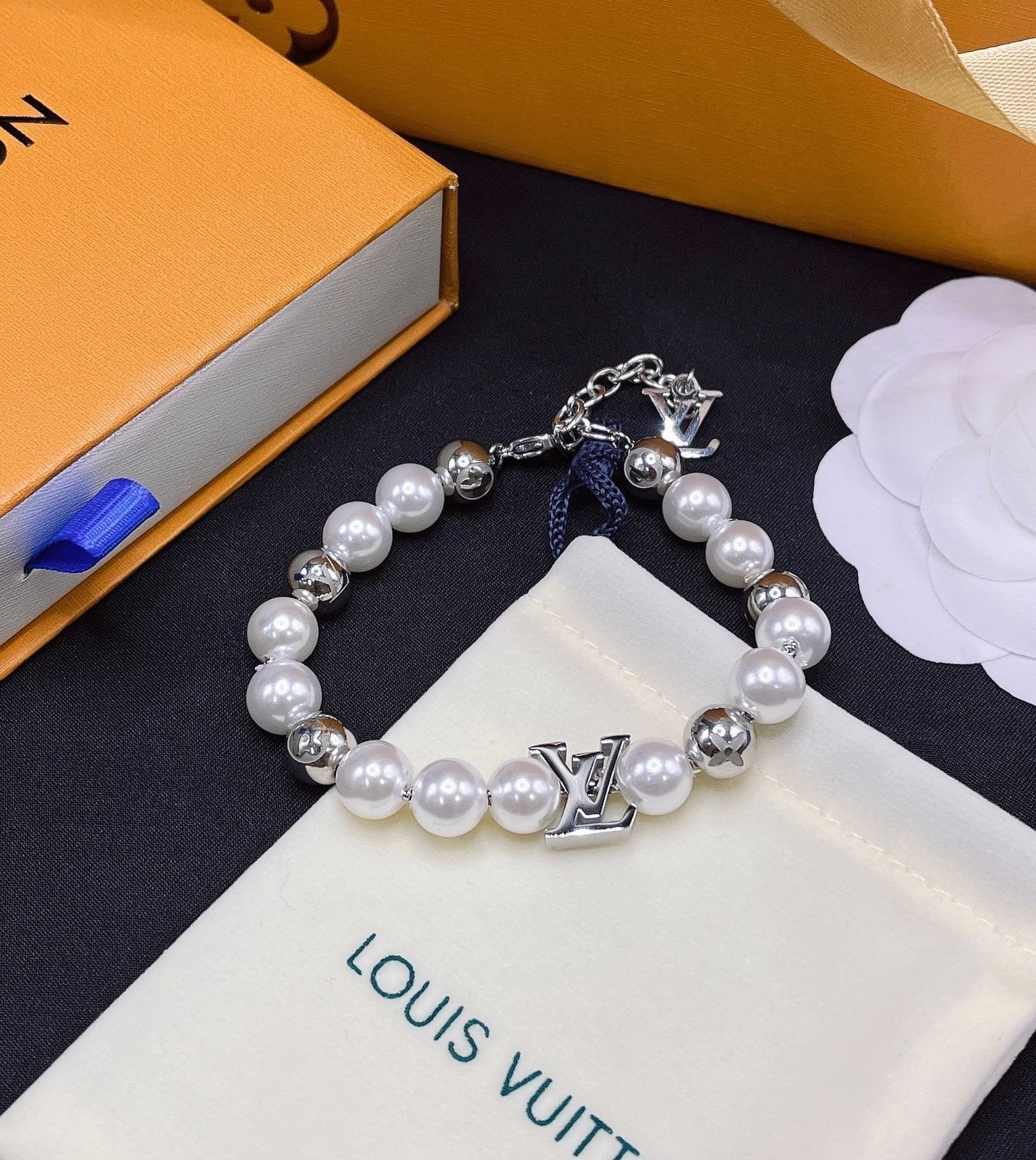 Luxury pearl universal bracelet