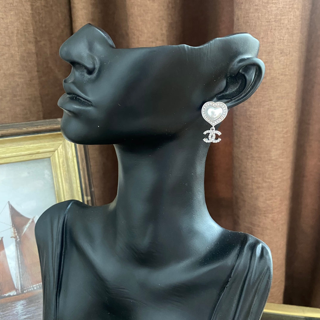 Elegant Pearl Heart Earrings