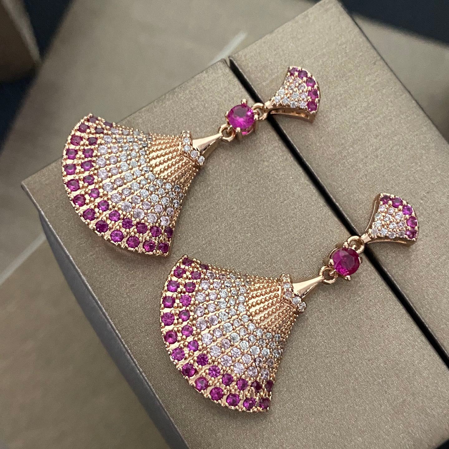 2 Colors Full Diamond Fan-Shaped Earrings