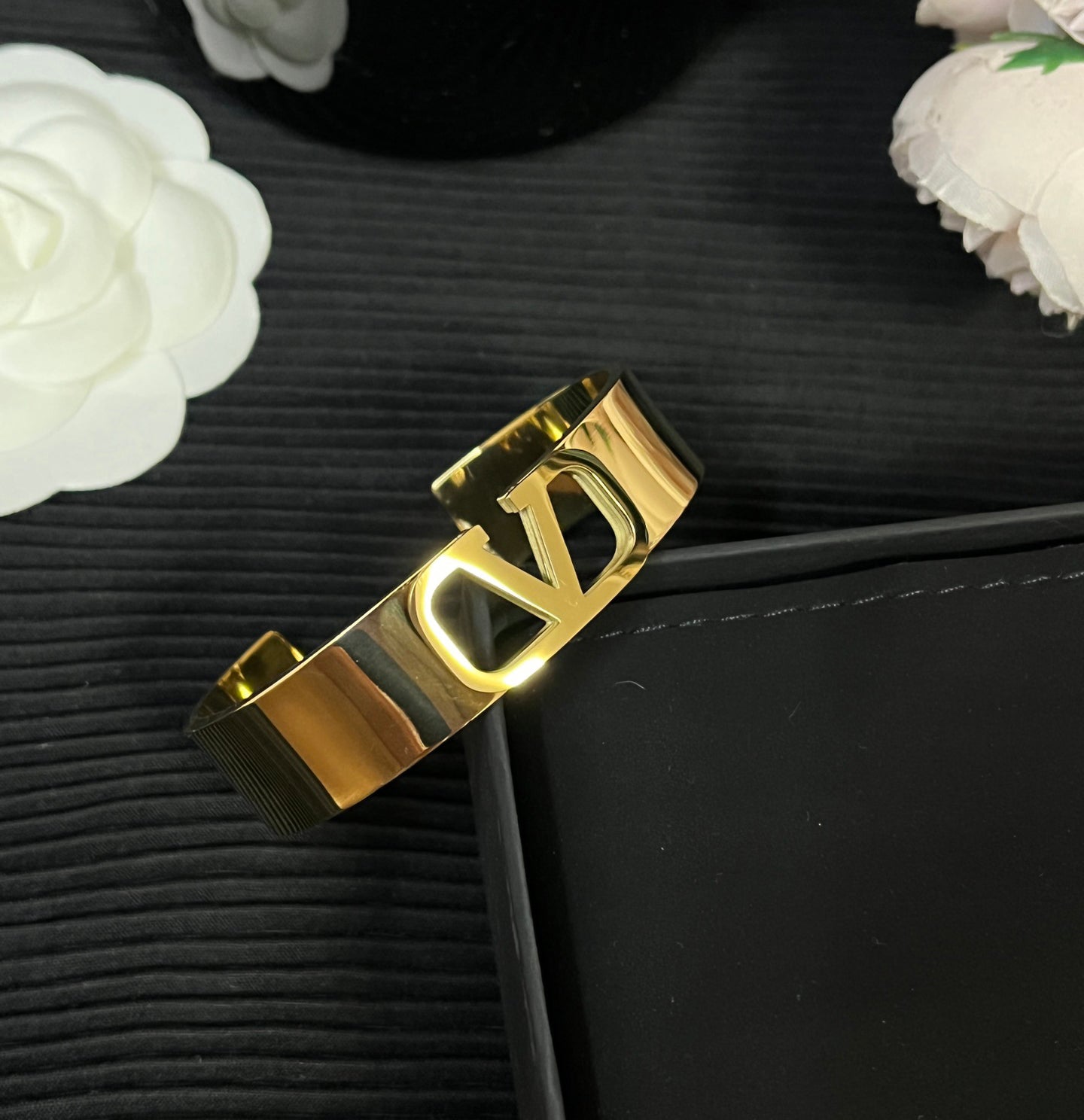 Fashion Open Hollow Bracelet