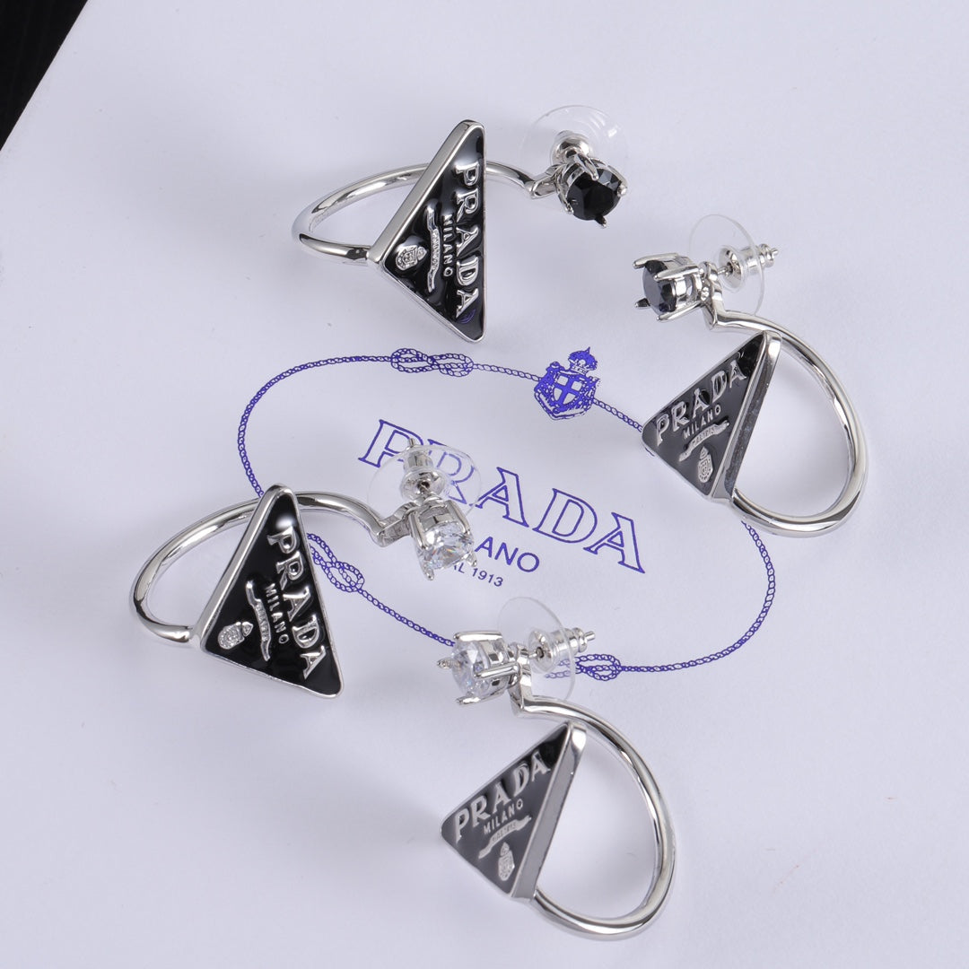 Triangle Symbole Earrings