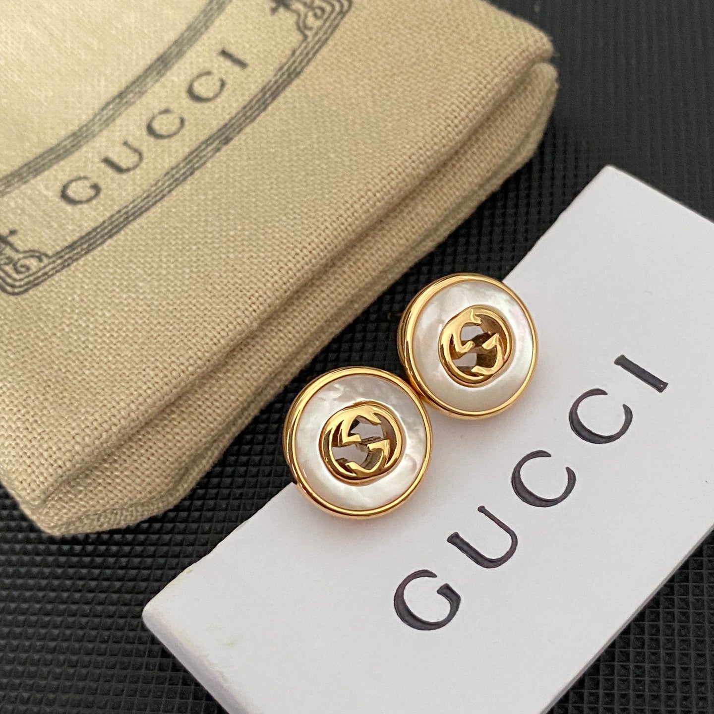 Retro Fashion Hollow G Earrings