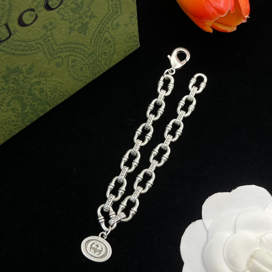 Retro embossed universal bracelet